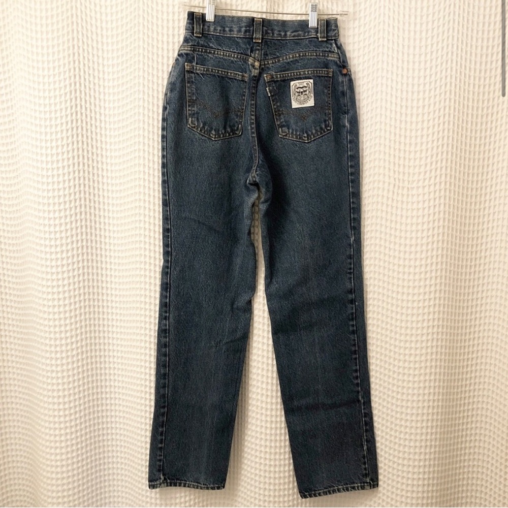 Levi’s vintage white tab 70s mom jeans. Straight leg